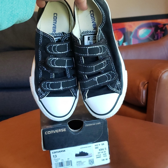 Kids Converse Chuck Taylors - Picture 2 of 3